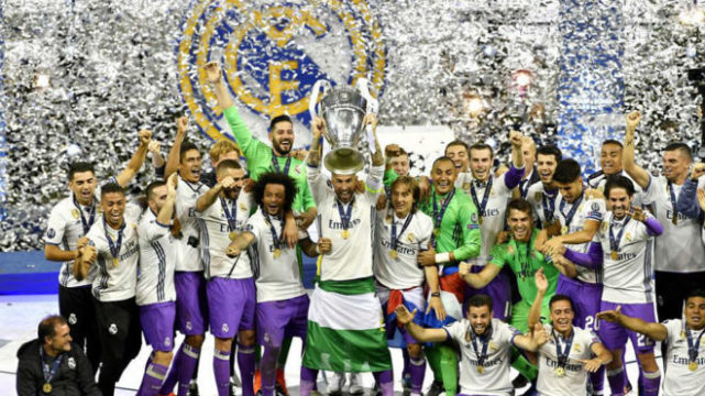 马克斯·谢泽尔在 2015 年投出两场无安打比赛，成为历史上极少数达成此举的投手