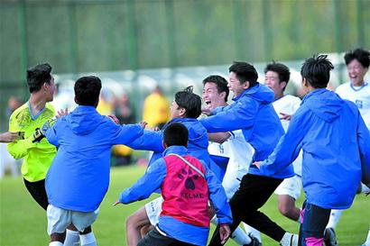 官方：内森-科林斯接替内尔高成为布伦特福德新队长