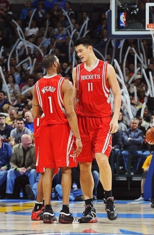 北京主场不敌山西近4战3败引热议！周琦伤退成转折点 翟晓川燃尽一战