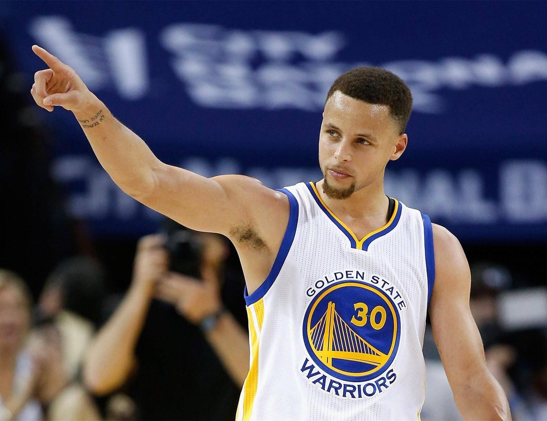 山崎福也首局遭开轰 日本火腿榜首争夺战开局受挫｜日职