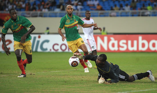 曝曼联接洽希腊17岁圣斗士！勇夺欧战冠军创造历史，皇马也感兴趣