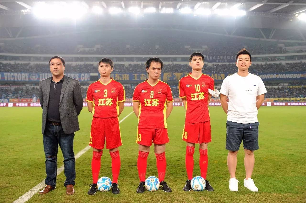 电竞+美食+二次元！首届永盛里电竞嘉年华正在进行中，今晚还能冲！