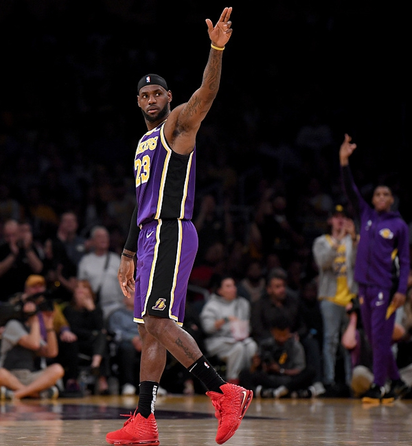 一人一猫皇城冒险！国产动作肉鸽《维兹之刃》今日开启Playtest