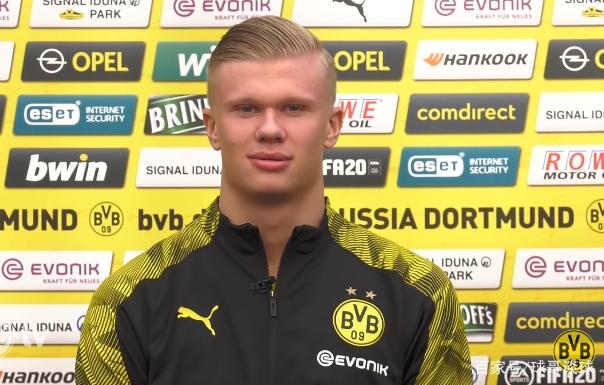 为什么棒球比赛中的内野手在接球后要下意识地拍一下手套