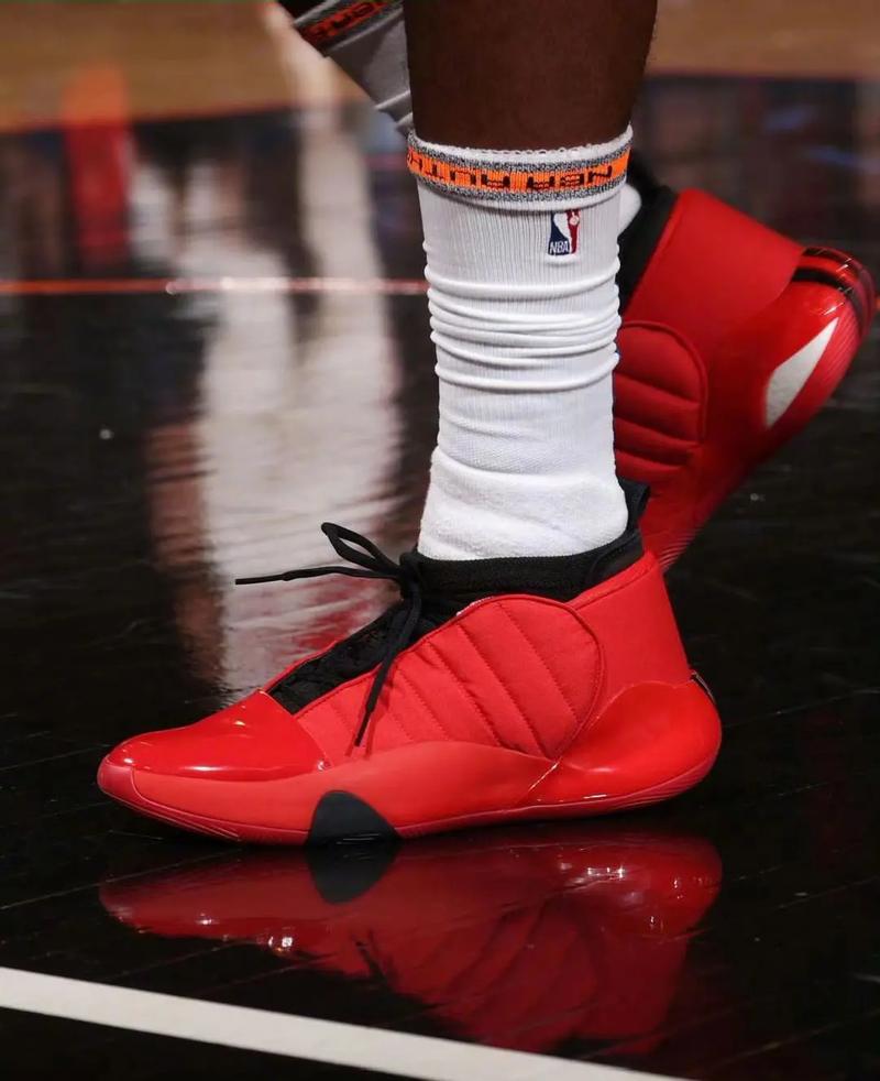 曼晚：多古和达洛特撑不起来曼联左路，俱乐部冬窗可能有动作