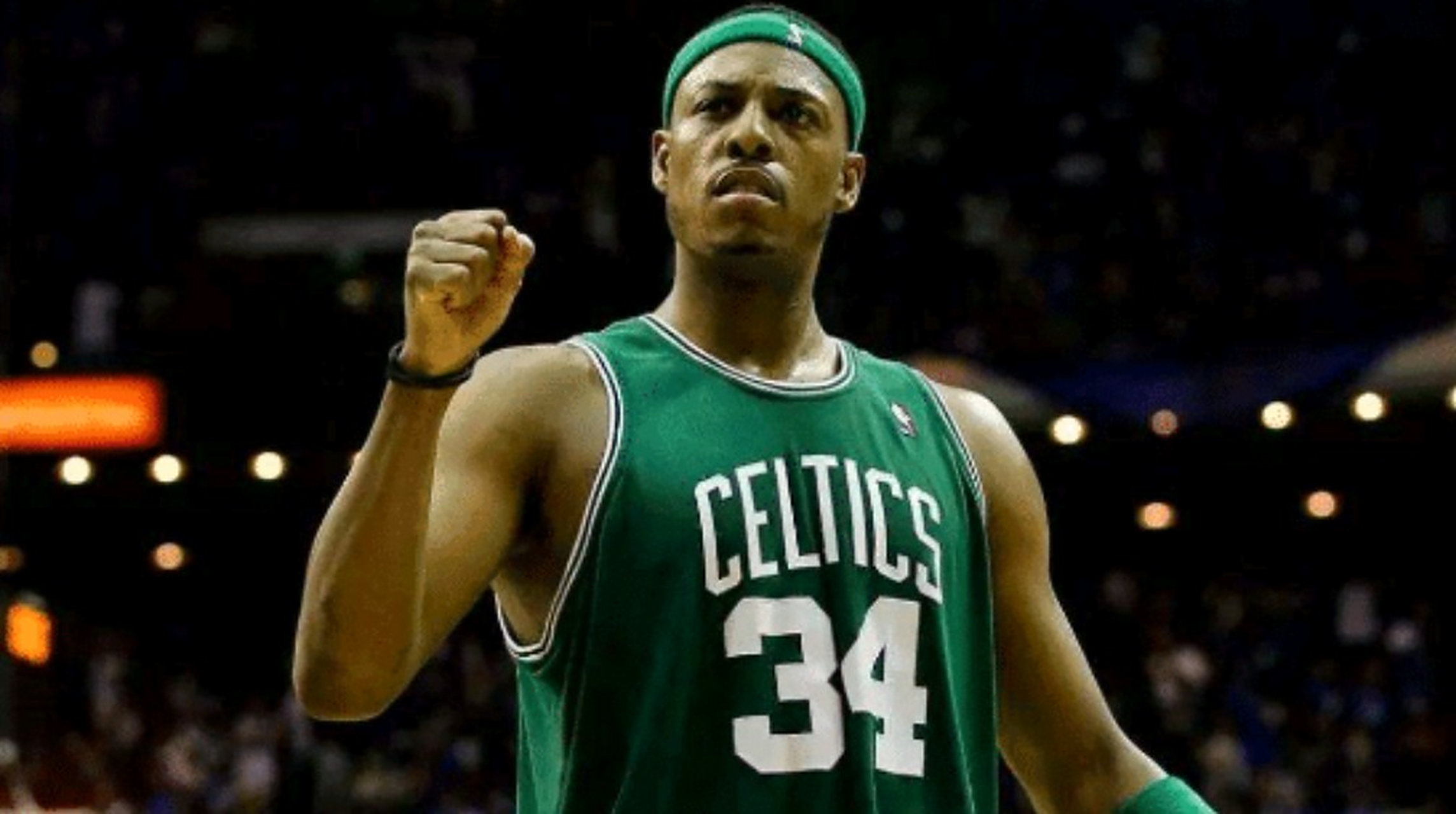 曼城封闭热身赛1-0击败普雷斯顿，里科-刘易斯打入制胜球