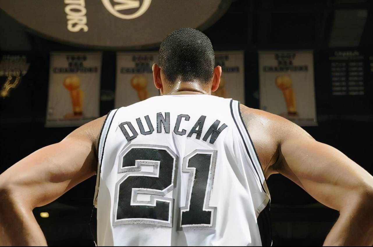 这不是点球韩国球员进球内手球，裁判无表示