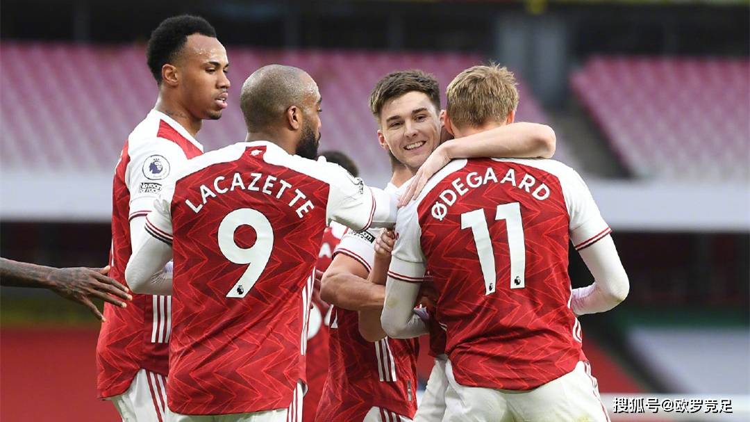 111-103！湖人逆转鹈鹕迎三连胜，詹姆斯30+8+8创纪录